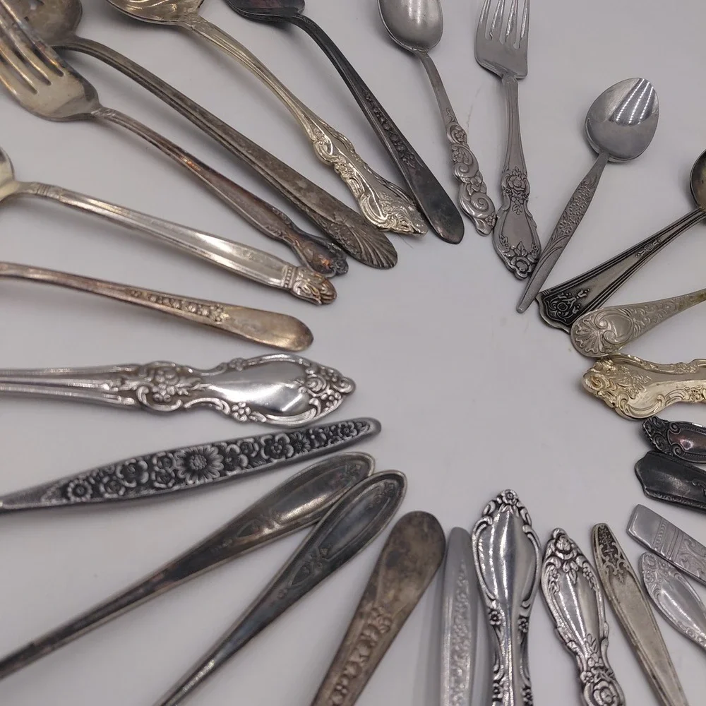 Vtg Flatware Mixed Lot 25 Ornate Fancy Patterns Silverware Jewelry Art Geometric